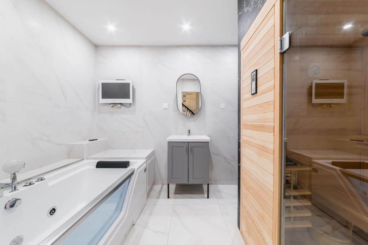 Appartement Prive A Domicile - Sauna Elegance A 17 Parijs