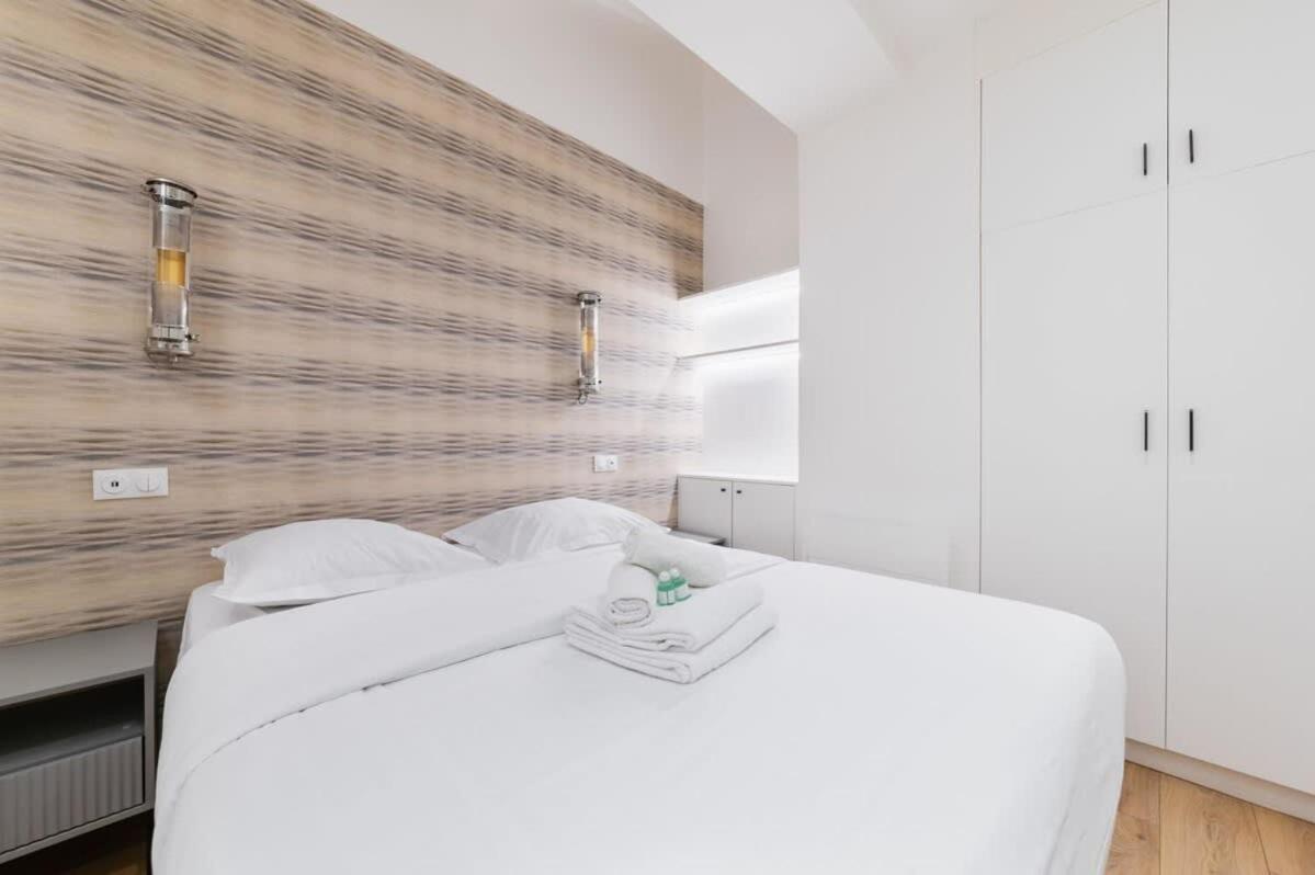 Appartement Prive A Domicile - Sauna Elegance A 17 Parijs