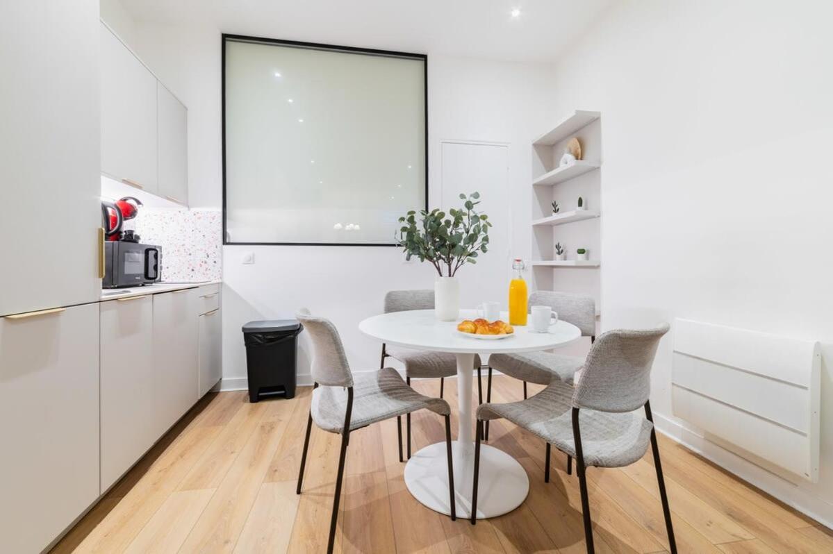 Prive A Domicile - Sauna Elegance A 17 Appartement Parijs